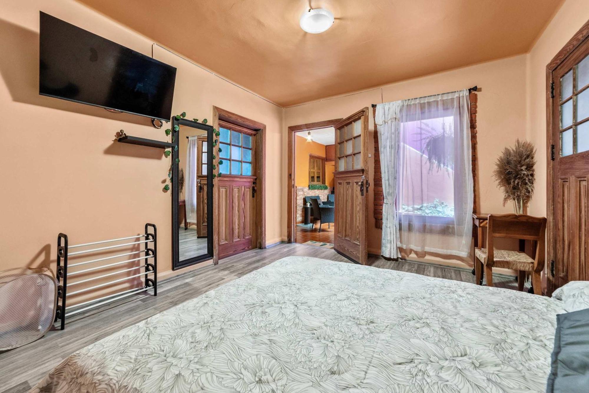 Charming 2-Bedroom Retreat In Lomas De Bezares Мексико Сити Екстериор снимка